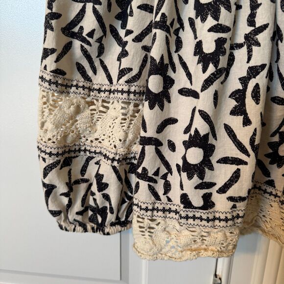 Christian Siriano Sz M Shirt Linen Blend Cream w Black Flowers Crochet Trim Boho - Picture 7 of 7